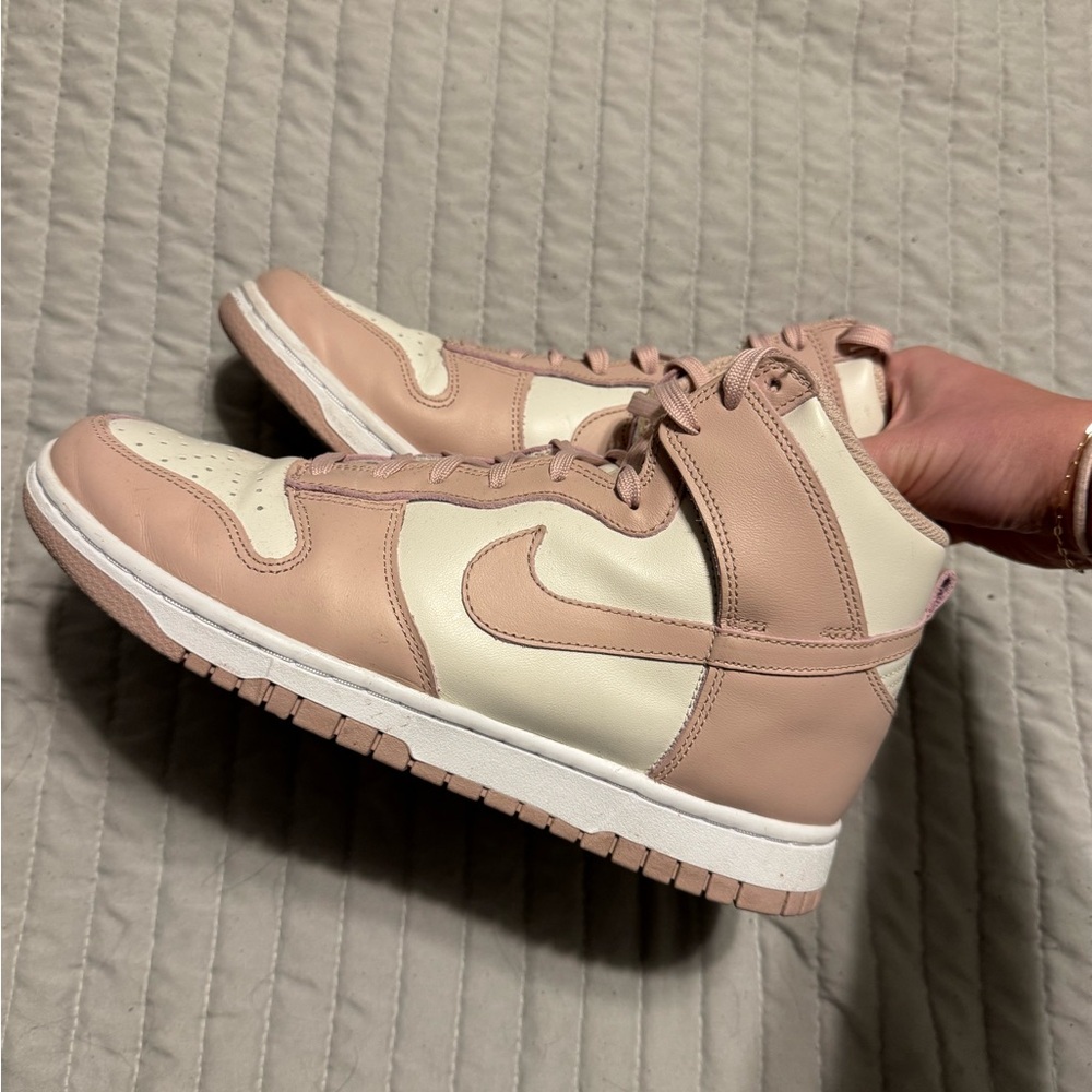 Women’s Nike dunks